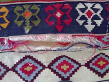 Kilim prima del restauro reinserimento frange